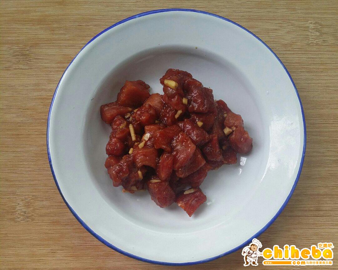 家常菜~杏鲍菇烧牛肉粒的做法 步骤1